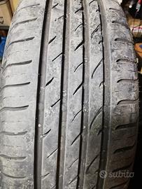 4 pneumatici e cerchioni 205/60/R15 copertoni