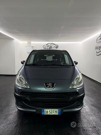 Peugeot 1007 (anno 2006)