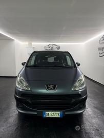 Peugeot 1007 (anno 2006)