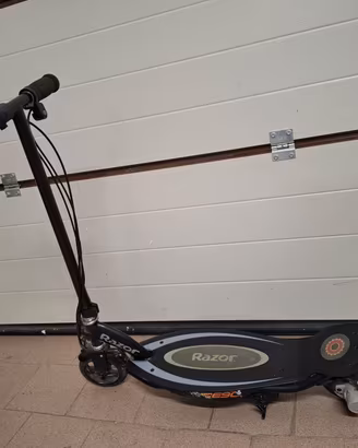 Razor Power Core E90 Monopattino Elettrico
