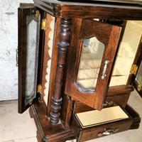 Mobiletto porta gioielli in legno e vetro da comò