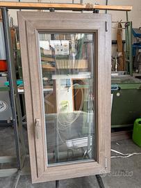 Finestra in PVC Anta Singola Effetto Legno Chiaro
