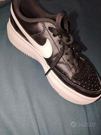 Scarpe Nike Court Vision Alta Donna Nero/Bianco 