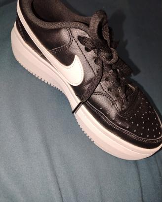 Scarpe Nike Court Vision Alta Donna Nero/Bianco 
