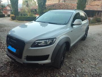 AUDI Q7 4.2 tdi 7 posti