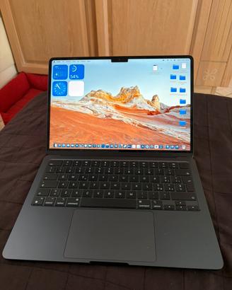 MacBook air 2022 13.6