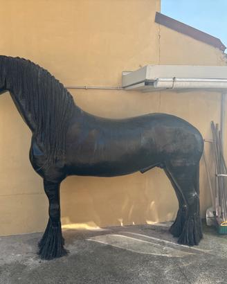 Cavallo materiale contemporaneo