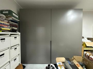 Armadio ad ante complanari PIANCA