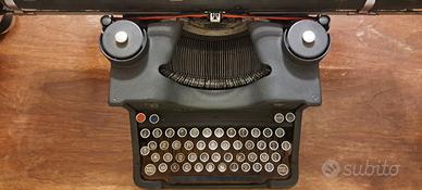 Macchina da scrivere Olivetti M40 carrello lungo