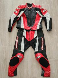 Tuta div. BERIK + saponette e paras. DAINESE nuovi