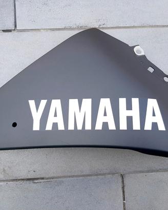 PUNTALE DESTRO NUOVI ORIGINALE YAMAHA R1 BIG BANG 