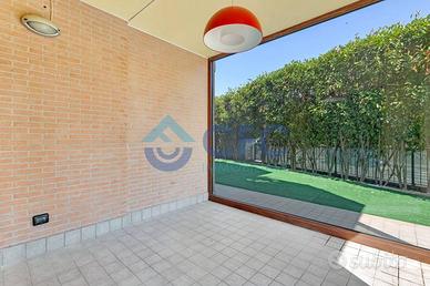 Appartamento di 180 m² con 4 locali e box auto a B