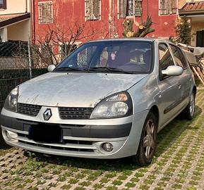 Renault Clio 2004