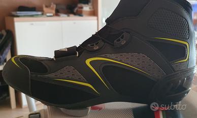 Scarpe bici da strada.