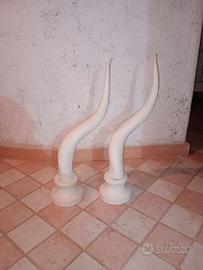 N.2 corni ornamentali in gesso