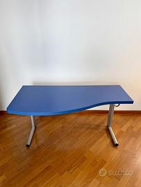 Scrivania moderna blu