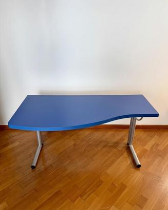 Scrivania moderna blu