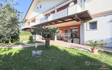 APPARTAMENTO CON INGRESSO INDIPENDENTE E GIARDINO