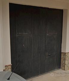 portone doppia anta con accesso a piedi 