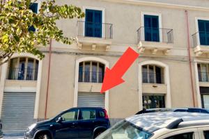 PRIVATO AFFITTA vicino PIAZZA CAIROLI lato monte