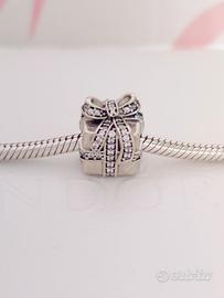 Pandora charm scatola con fiocco 