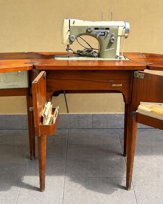Macchina da cucire NECCHI vintage anni ‘70
