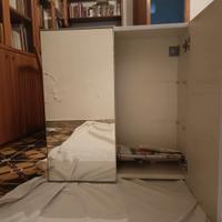 mobiletto pensile con ante a specchio