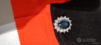 anello in acciaio regina con pietra blu 