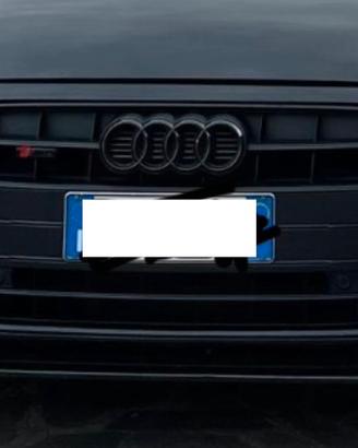 Griglia Audi A4 logo nero b9 (2020)