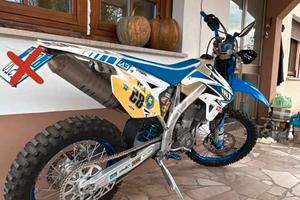CROSS TM 250 4T CON GRAFICHE DA GARA