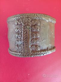 Antico bracciale etnico
