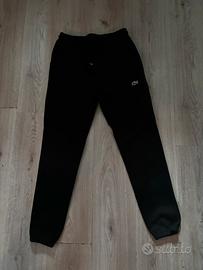 pantaloni lacoste