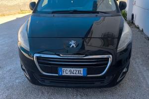 Peugeot 5008 Blue HDi 120 EAT6 7 posti 2016 Il