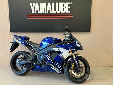 Yamaha YZF R1