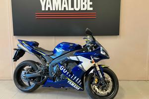 Yamaha YZF R1