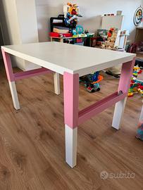 Scrivania Ikea per bambina ( sedia opzionale )