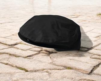 Stock 12 coppole siciliane in raso nero