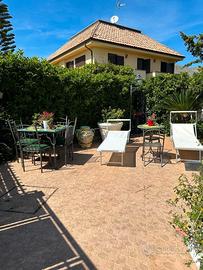 Villetta su tre livelli in zona mondello