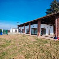 Cascina agricola con Allevamento di cani