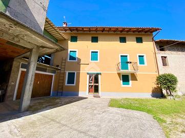 CASA DI CORTE A MERETO DI TOMBA