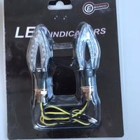Kit frecce e luce targa moto