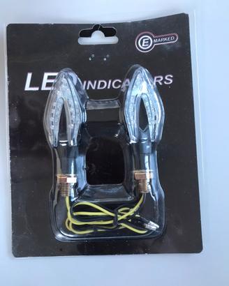 Kit frecce e luce targa moto