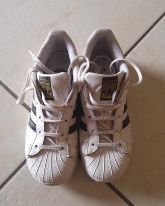 Scarpe Adidas Superstar taglia 34