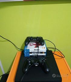  PS4 slim con 2 controller e cavi 