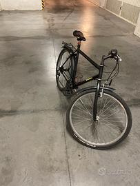 Bicicletta mountain bike