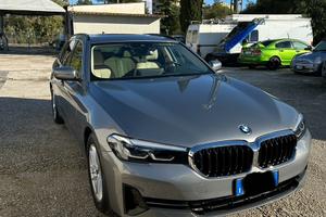 BMW 518d Touring mhev 48V Business auto