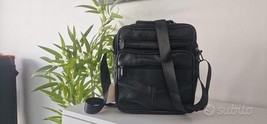 borsa in  vera pelle a tracolla  per uomo nuova