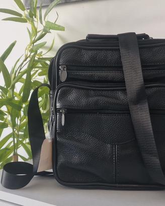 borsa in  vera pelle a tracolla  per uomo nuova