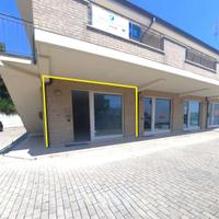 LOCALE COMMERCIALE con AREA ESTERNA ESCLUSIVA