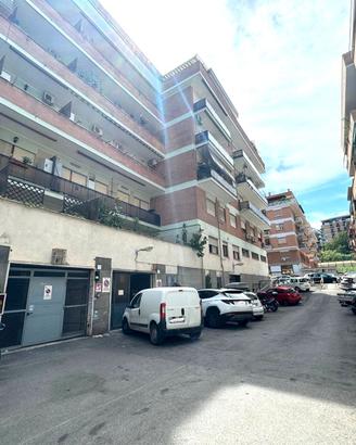 Magliana - locale commerciale